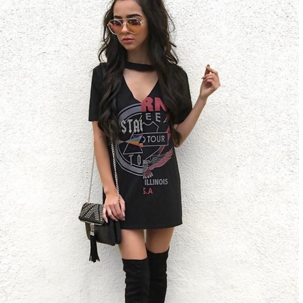 🖤Split Graphic Tour T with Crystals🖤