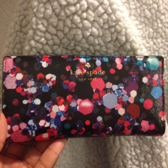 kate spade Handbags - Kate Spade Jewel Newbury Lane Stacy wallet SALE 💕