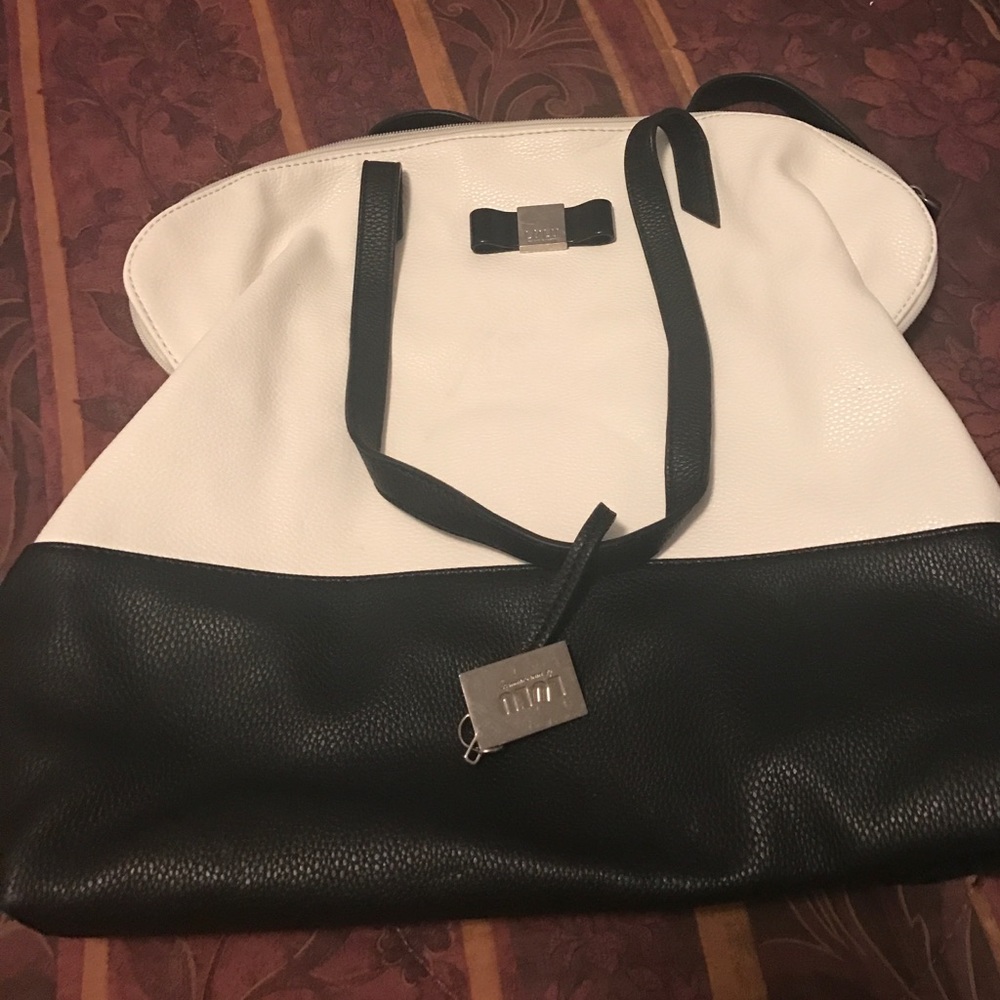 Handbag collection - Picture 3 of 8
