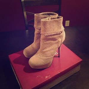 Cream Lace Detail Boots!!!