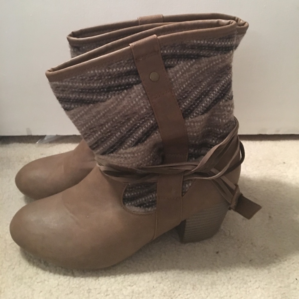 Pink and pepper size 9.5 bootie