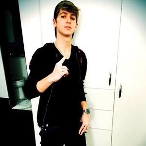 Meet your Posher, Alex