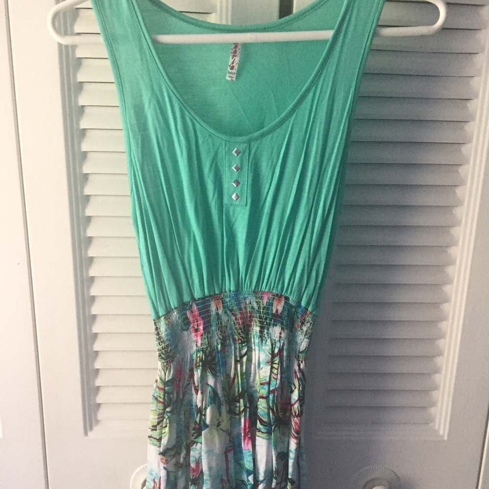 A pretty little dress for this coming summer!! ☀️