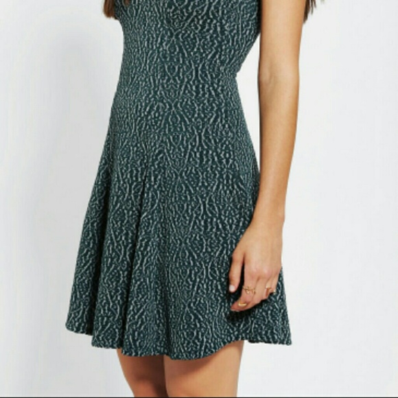 SILENCE AND NOISE  textured open back skater dress - Picture 3 of 6
