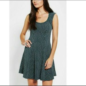 SILENCE AND NOISE  textured open back skater dress