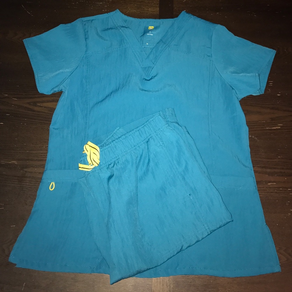 Medical scrub outfit