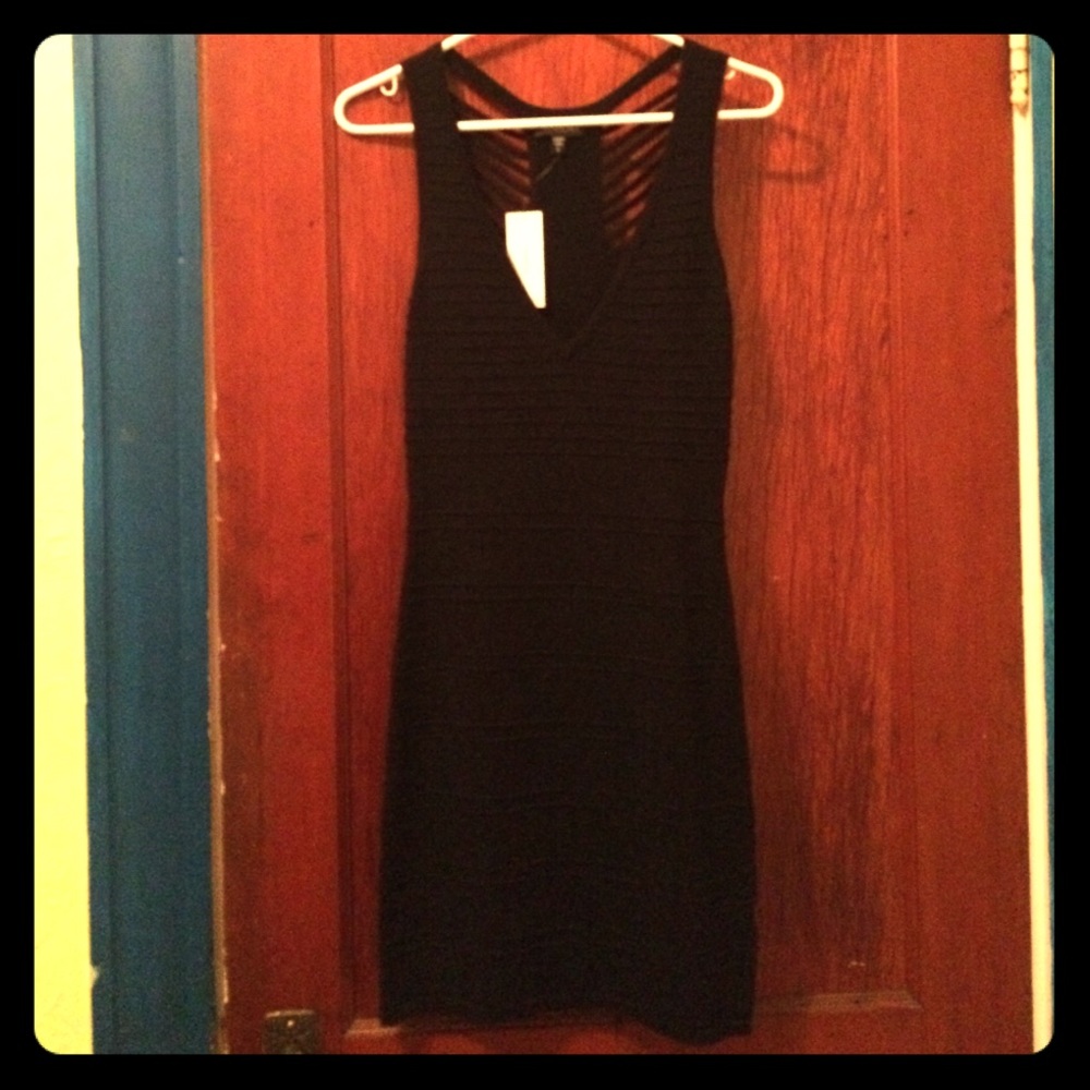 Cute little black dress!