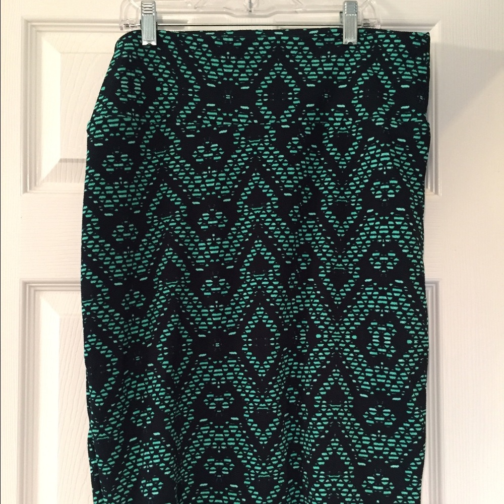 LuLaRoe Cassie Size L