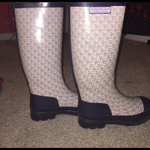 Vineyard vine rain boots