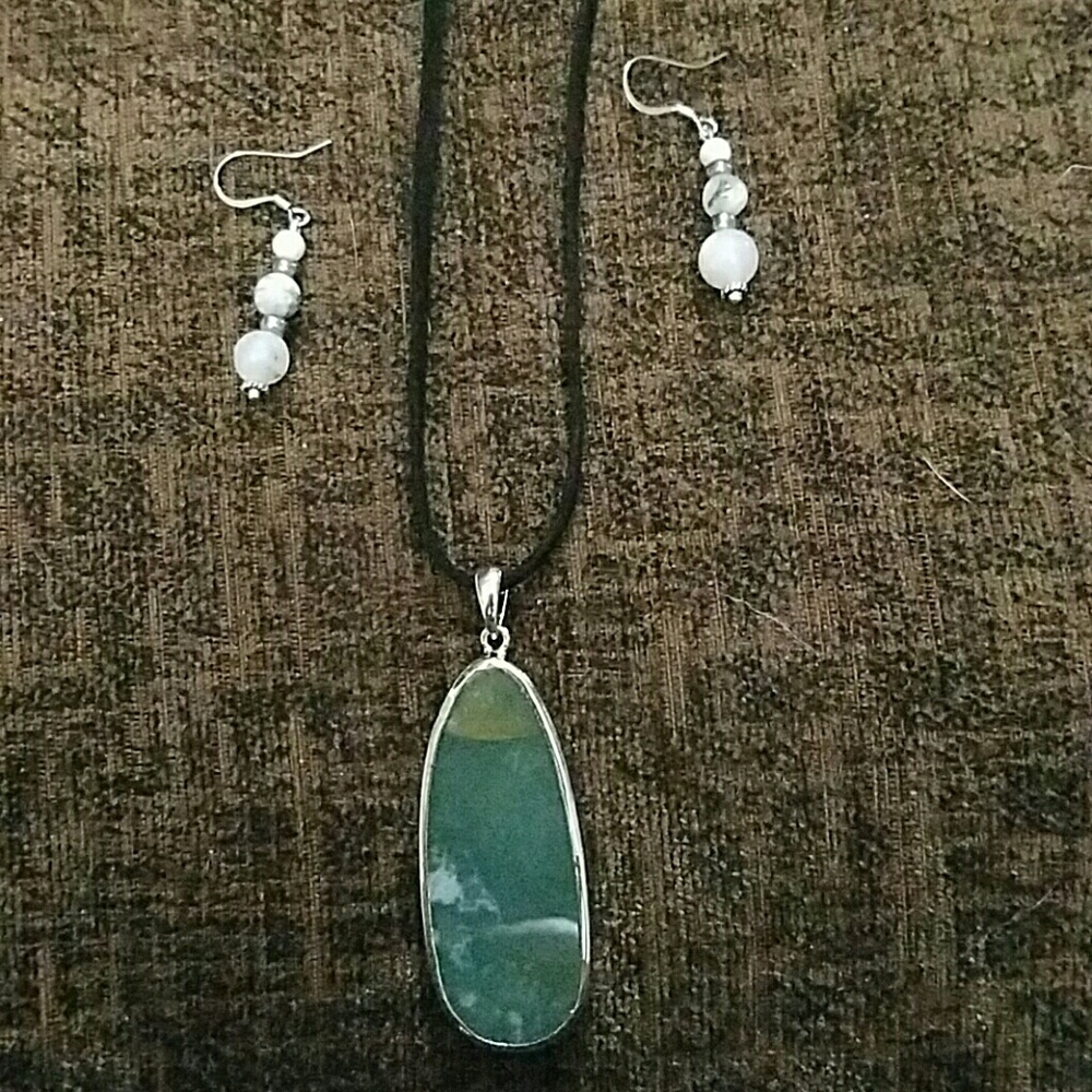 Necklace and earring set