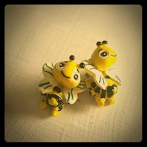 SUPER CUTE!!! bumble bee earrings