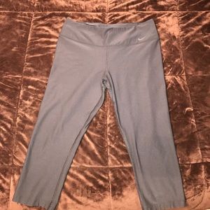 Nike dri fit Capri workout pant