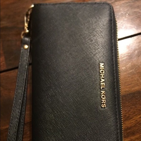 Michael Kors Wallet - Picture 1 of 3