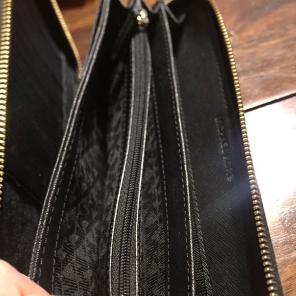 Michael Kors Wallet - Picture 3 of 3