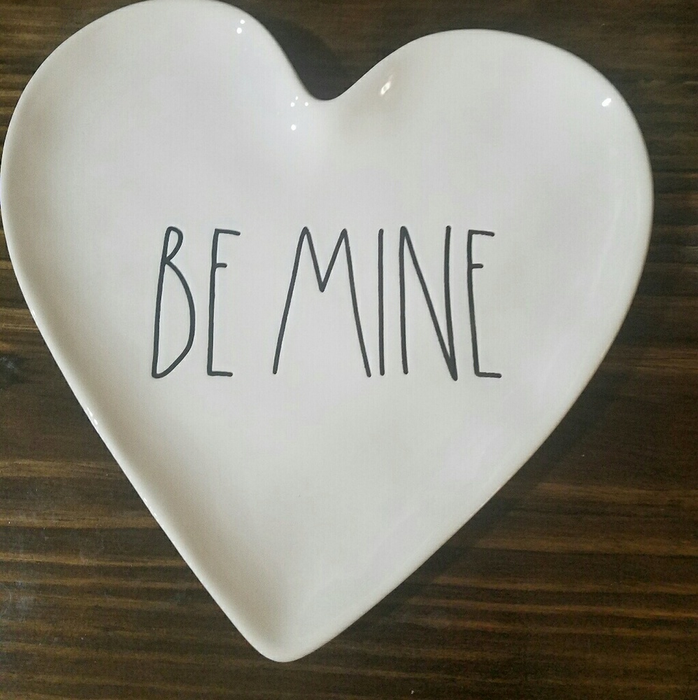 ❌reserved for Christina❌ Rae Dunn Be Mine plate