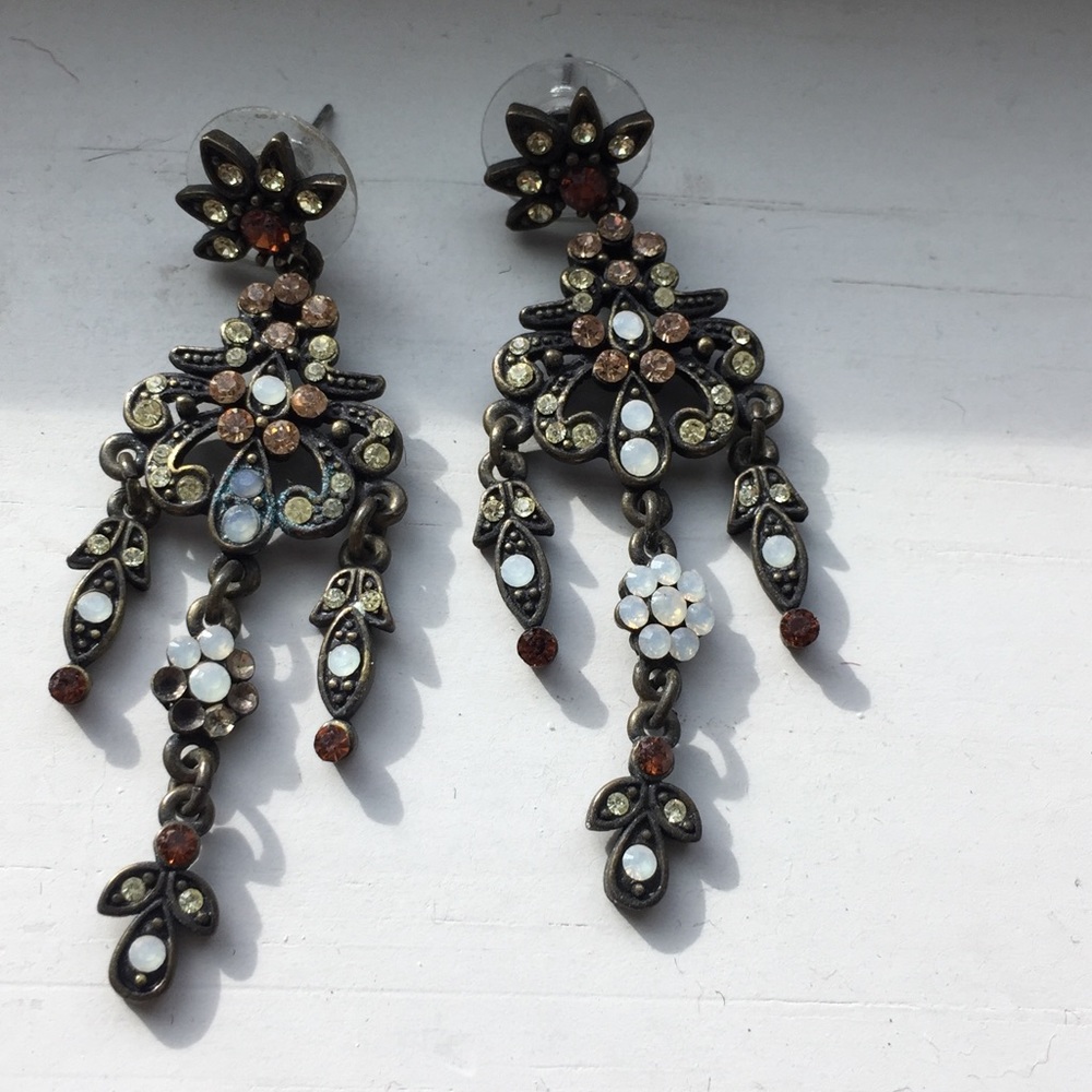 lovely Cinderella crystal earrings - Picture 2 of 3