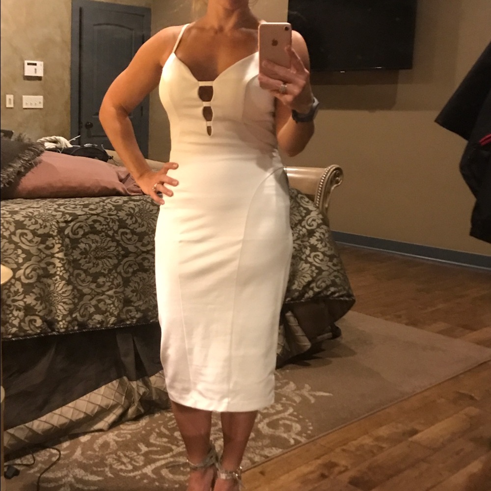 Bebe NWT plunging neckline bodycon dress