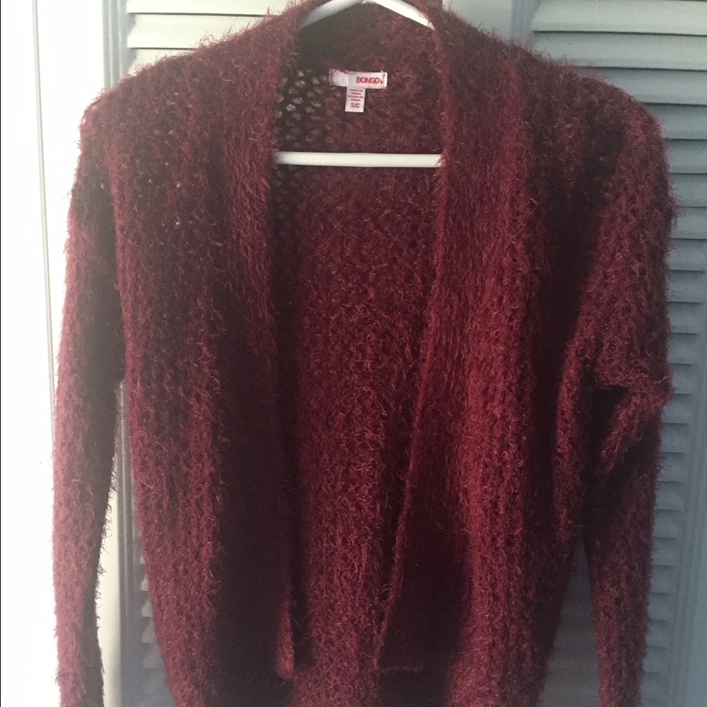 Cute open sweater!!🌺