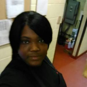 Meet your Posher, Leslie