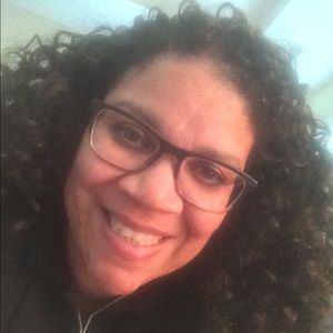 Meet your Posher, Deshannon