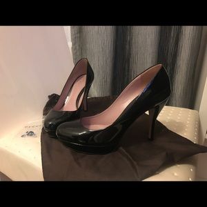 Gucci heels classic