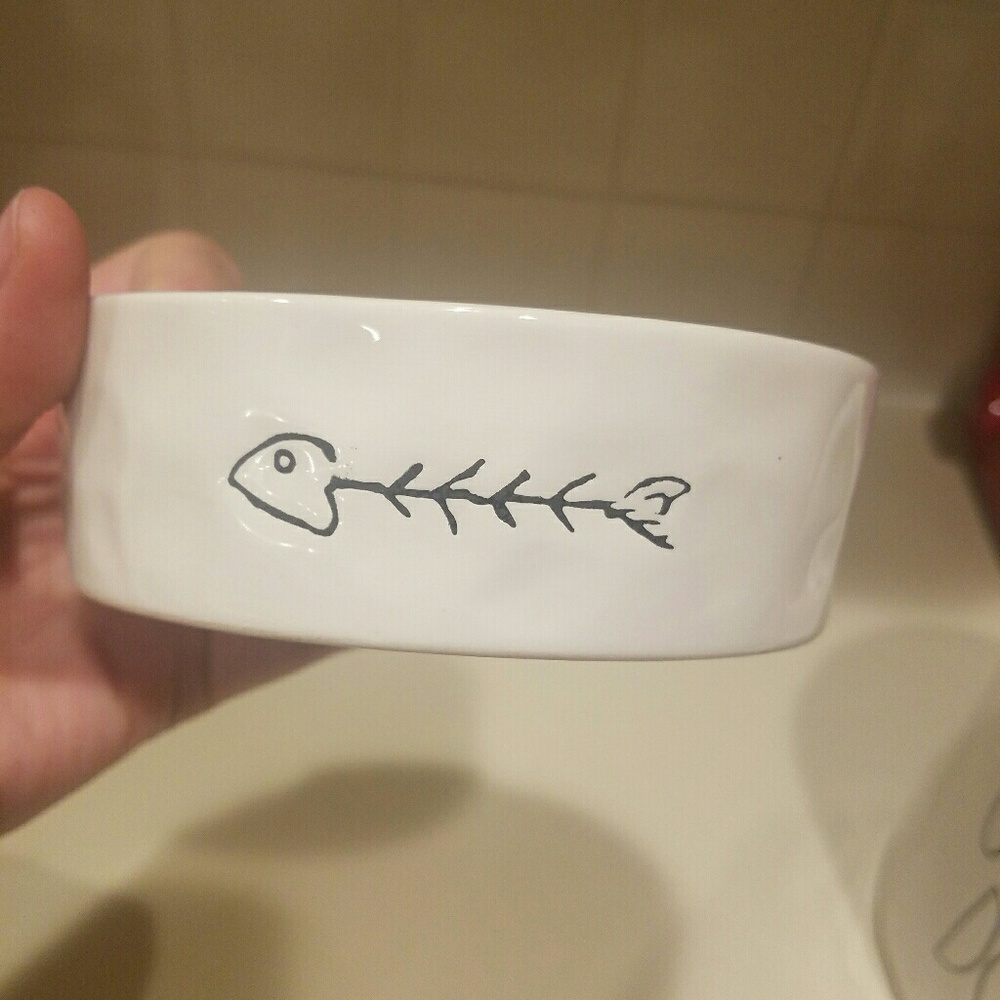 Rae Dunn (Magenta) cat bowl