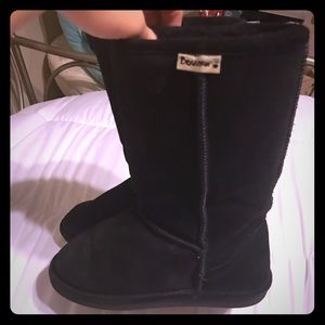 BearPaw black comfy boots!!! Size 6