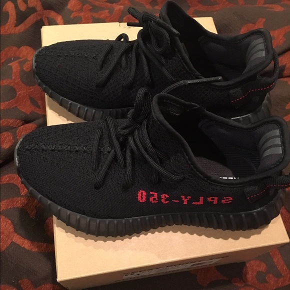 adidas yeezy 350 boost v2 black and red adidas stan smith pink white chinchilla