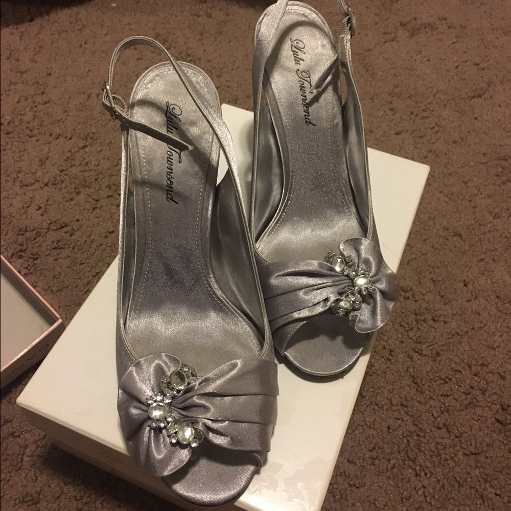 Silver dressy heels