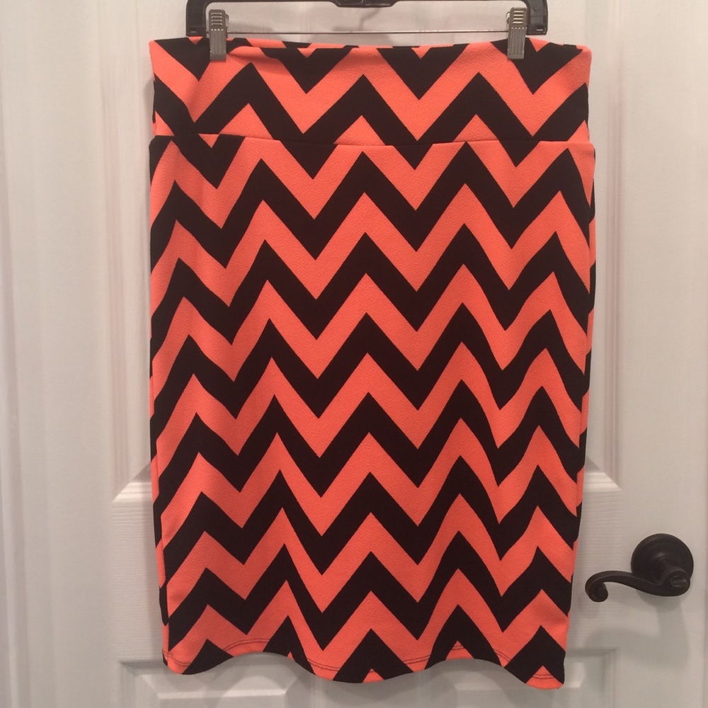 Lularoe Cassie skirt chevron print xl