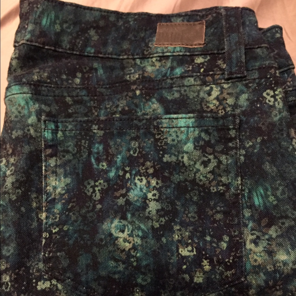 Paige Patterned Skyline Peg Ankle Jeans