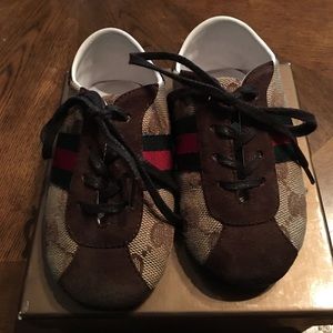 Authentic infant Gucci soft bottom shoes size 19