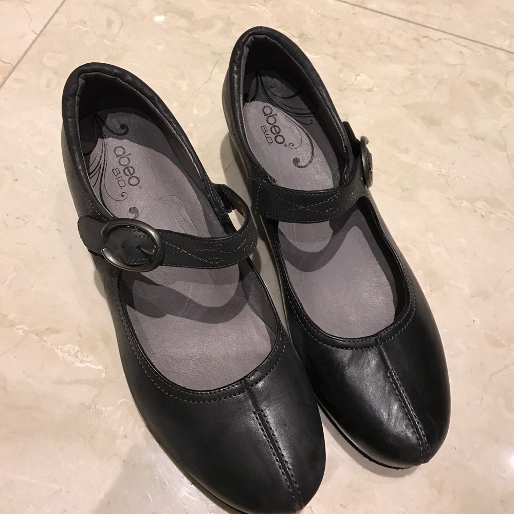 Abeo charcoal comfort shoes in size 7N