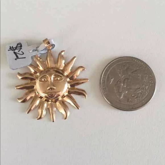 ‼️‼️FINAL PRICE‼️‼️$10.00Gold Layered pendent - Picture 2 of 2