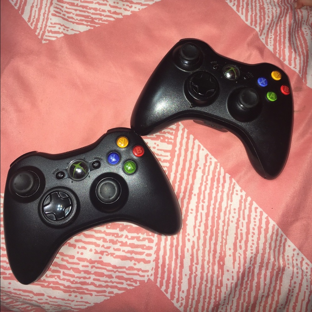 X box 360 controllers black version