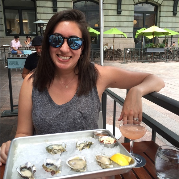 Meet your Posher, Suzanne - Picture 2 of 2