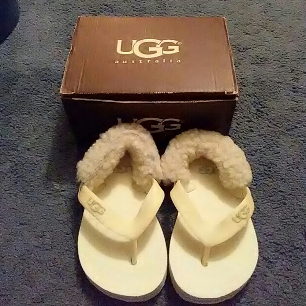 3 FOR $25 Toddler Ugg flip flops