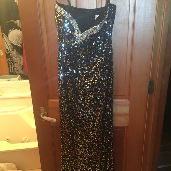 Prom Dress - Picture 2 of 4
