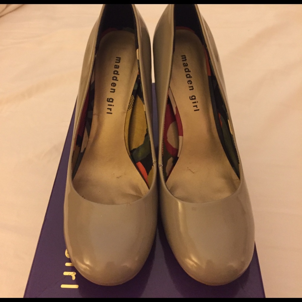 Taupe pumps