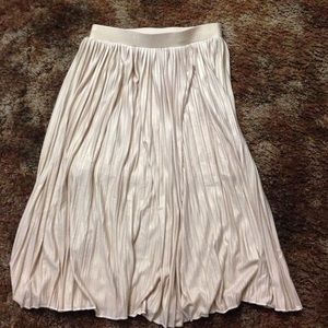 Pleated midi skirt