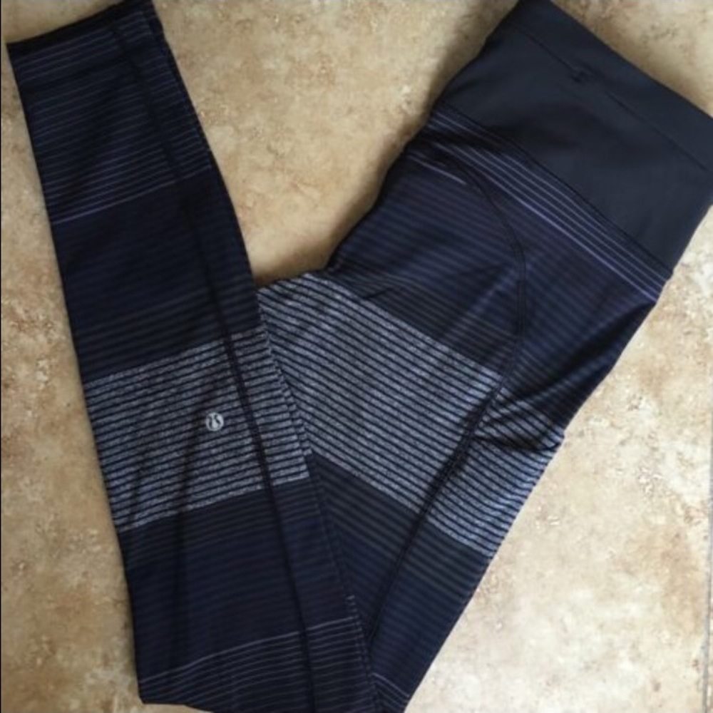 In search of lululemon speed tights. Size 6 or 8 - Picture 1 of 2
