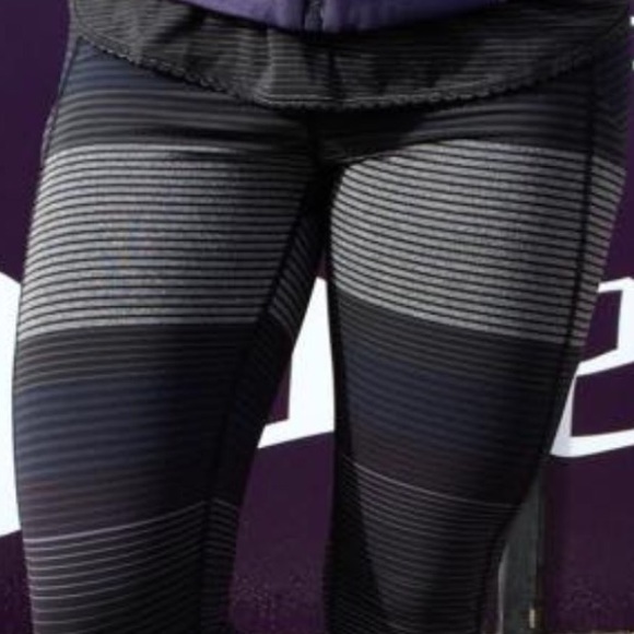 In search of lululemon speed tights. Size 6 or 8 - Picture 2 of 2