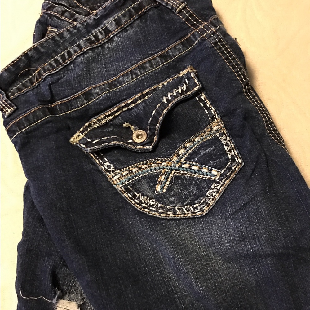 Amethyst Distressed Capri