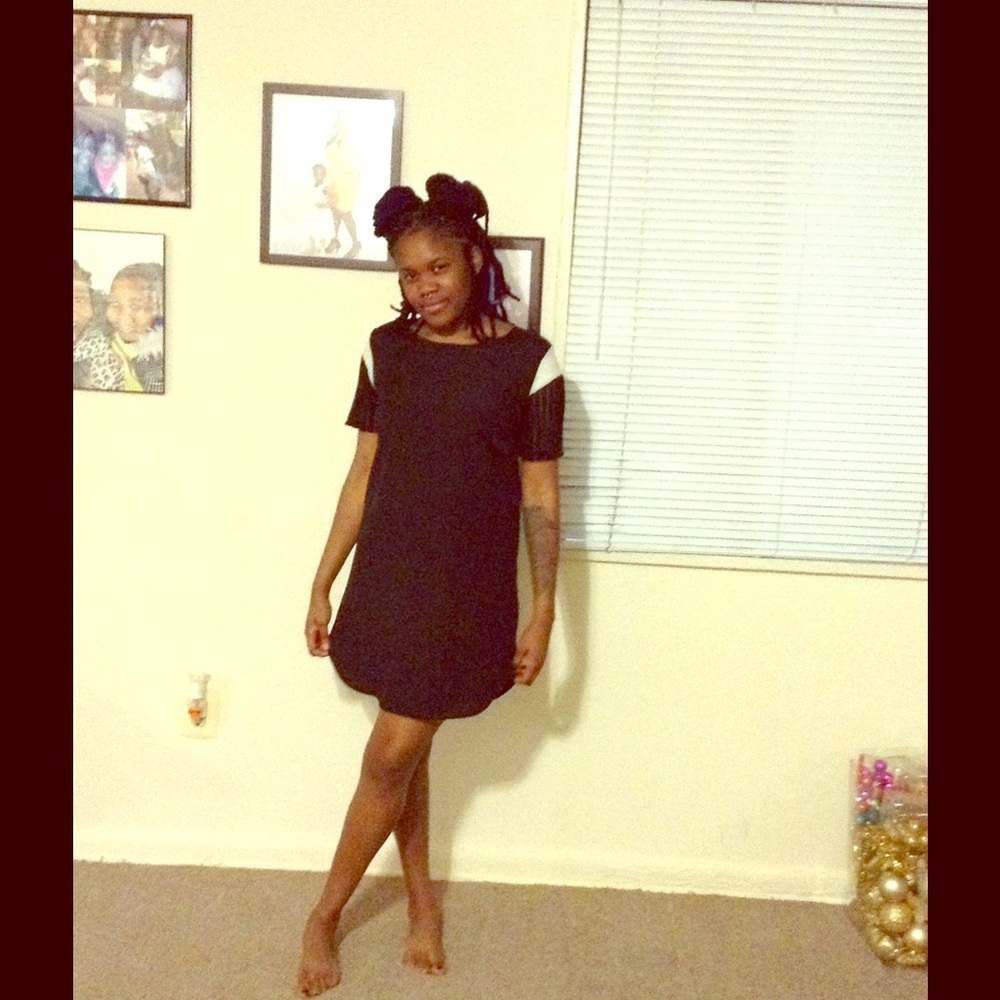 Black with off-white T-shirt dress