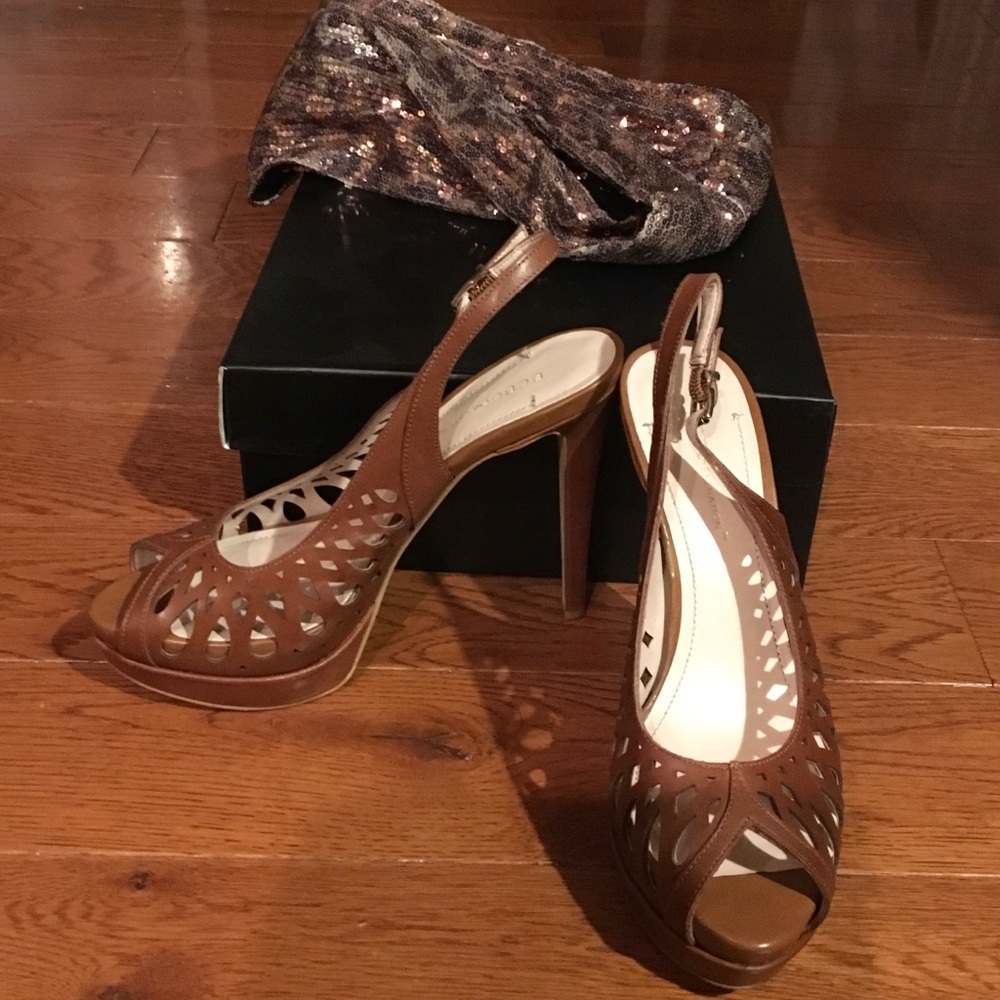 BCBGeneration Brown heels- gorgeous!😍