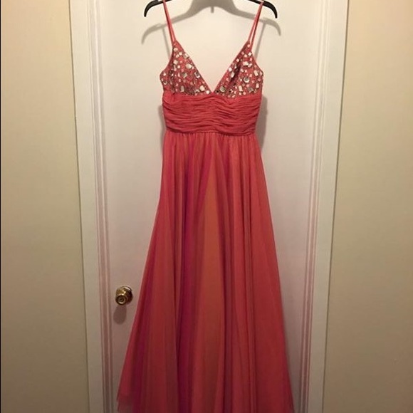Prom Dress - Picture 2 of 3