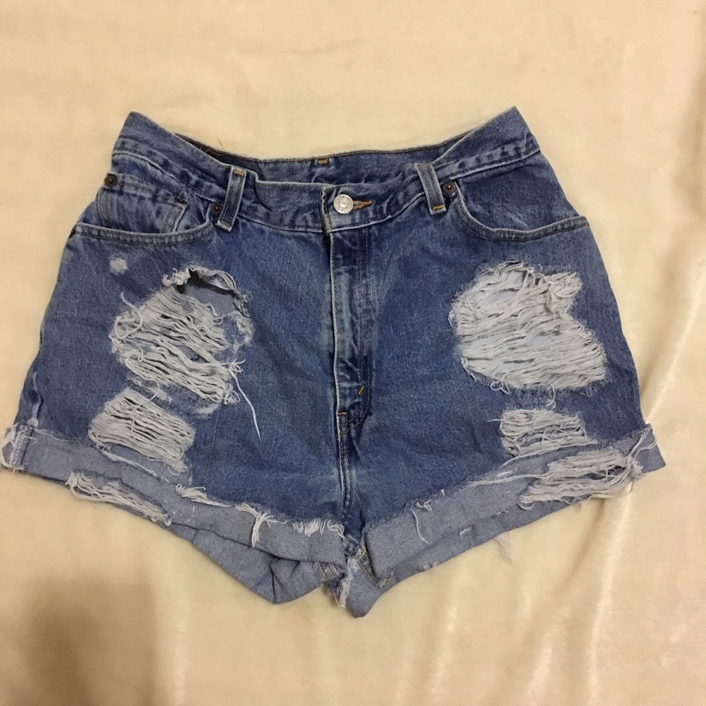 Vintage Levi's cutoff jean shorts 28