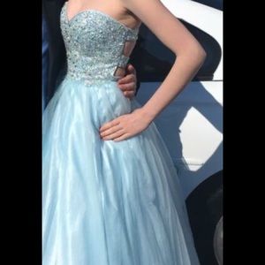 XS Davids Bridal dress