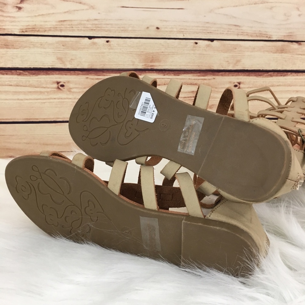 ⚡️FINAL⚡️Tan gladiator sandals size 9 (new) - Picture 6 of 8