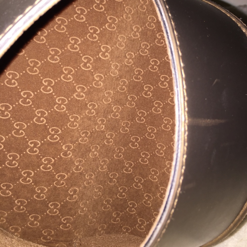 Authentic Gucci case - Picture 2 of 3